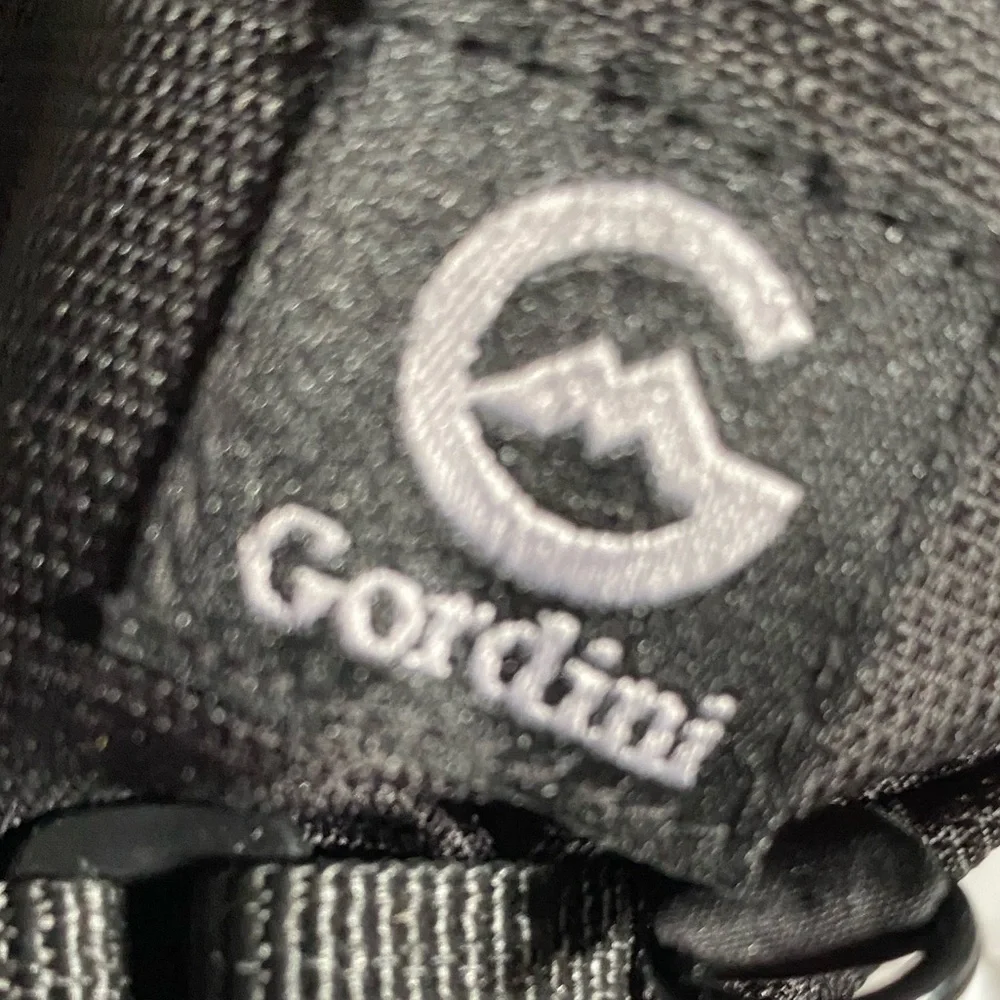 Women’s pair of Gordini Jr medium Winter Gloves.